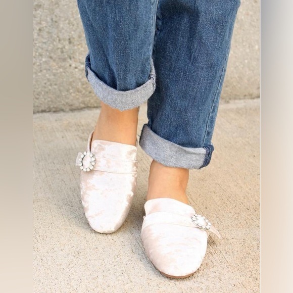 NWT Nature Breeze Slip on Women's Faux Velvet Mules - Picture 1 of 11
